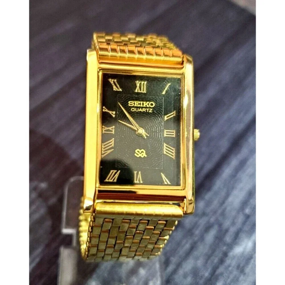 RARE NOS Seiko‎ SQ Tank Gorgeous Black Dial Milanese band Men…